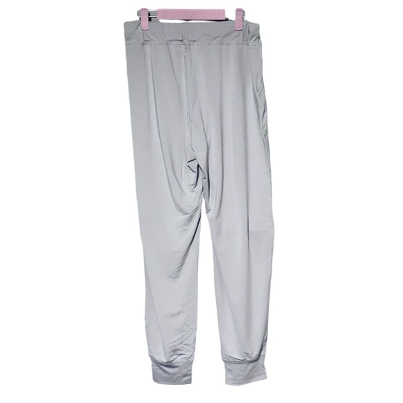 NWT Light‎ Gray Joggers W/ Pockets- Large - Picture 3 of 6